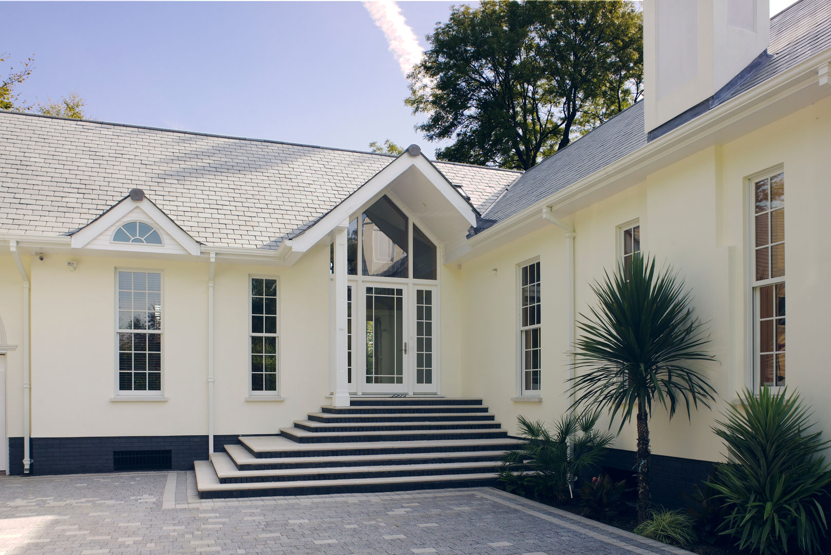 Neo Classical Design For New Build Family Home, Marvin Windows and Doors UK Marvin Windows and Doors UK شبابيك