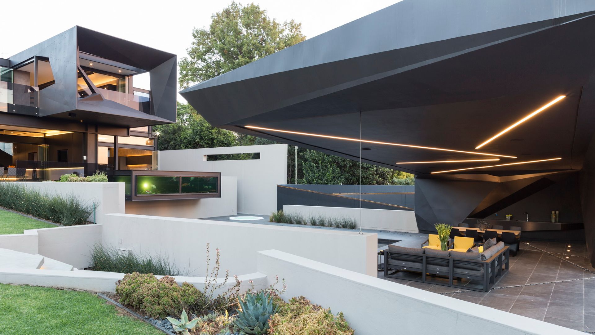 House in Kloof Road , Nico Van Der Meulen Architects Nico Van Der Meulen Architects بلكونة أو شرفة