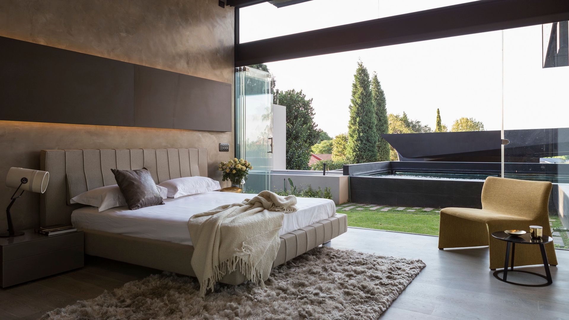House in Kloof Road , Nico Van Der Meulen Architects Nico Van Der Meulen Architects Modern style bedroom