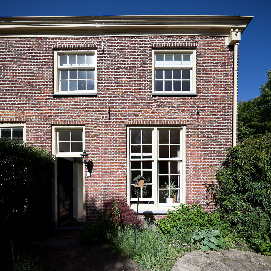 Leiden House, SAMF Arquitectos SAMF Arquitectos Country style house Bricks