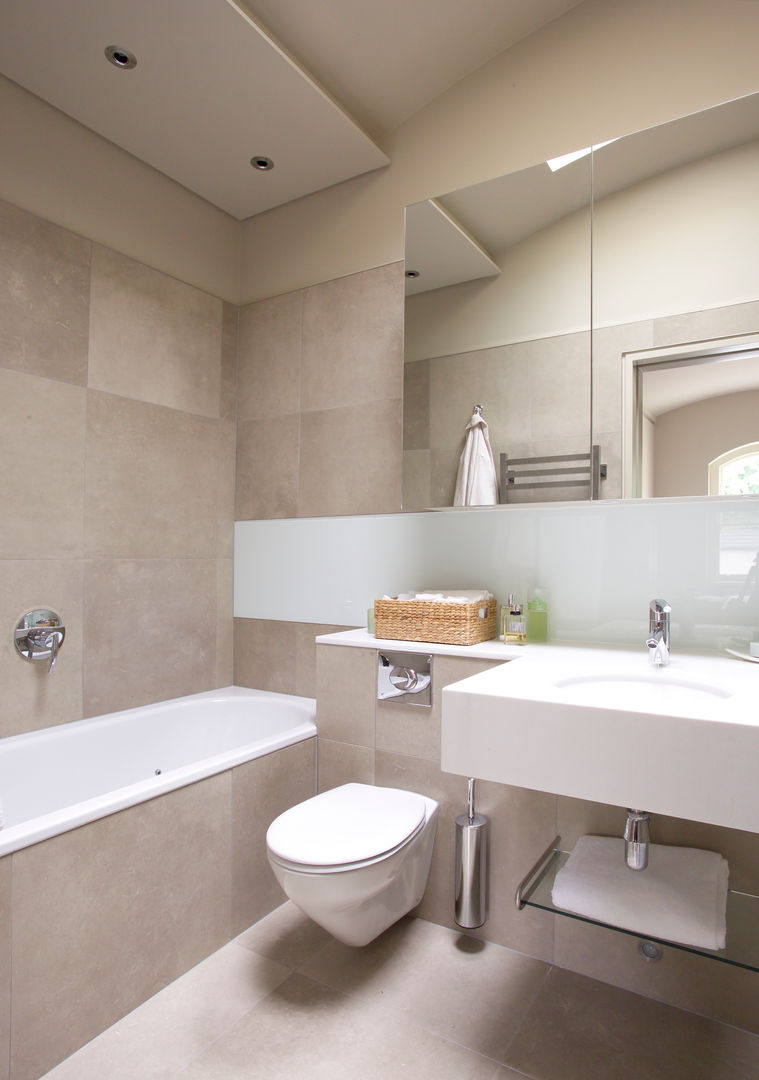 AFTER FALCHI INTERIORS LTD Modern style bathrooms