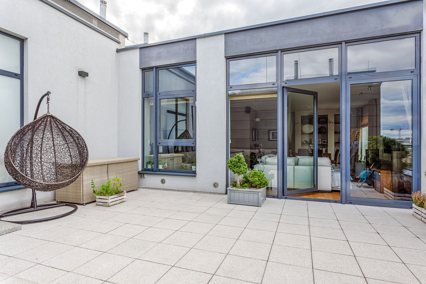 Mieszkanie z Miasteczka Wilanów, Michał Młynarczyk Fotograf Wnętrz Michał Młynarczyk Fotograf Wnętrz Nowoczesny balkon, taras i weranda