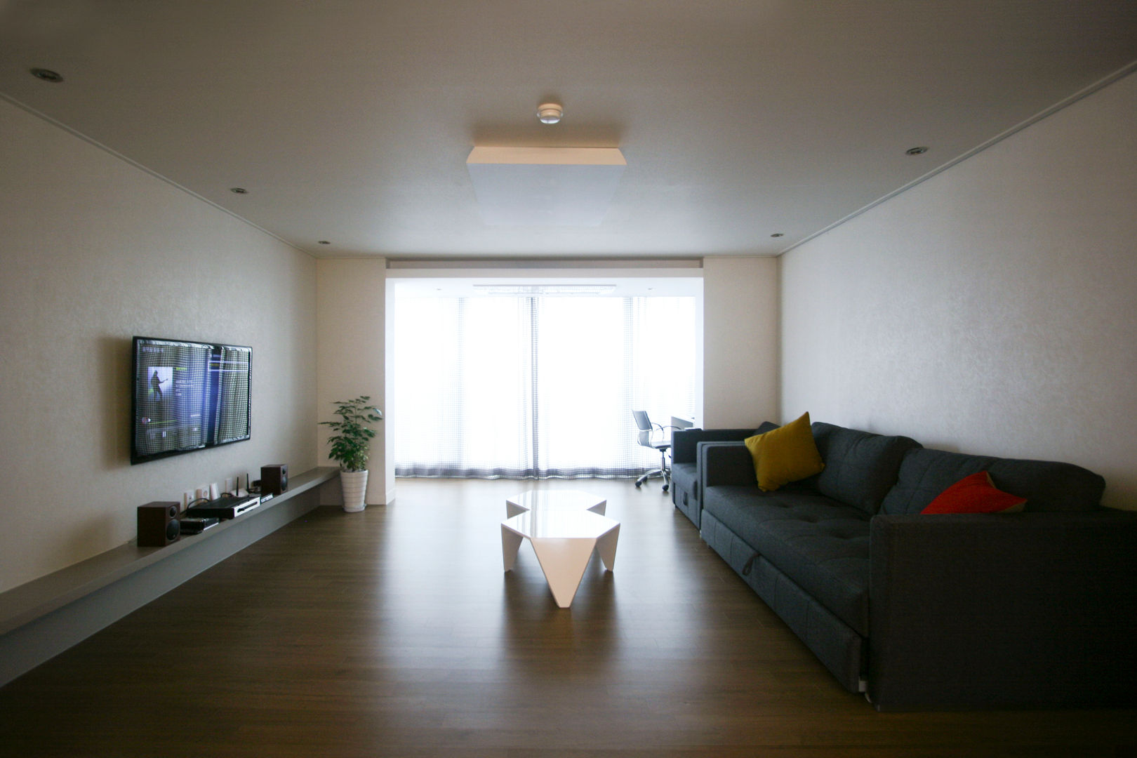 은은하고 심플한 럭셔리 하우스_31py, 홍예디자인 홍예디자인 Modern living room