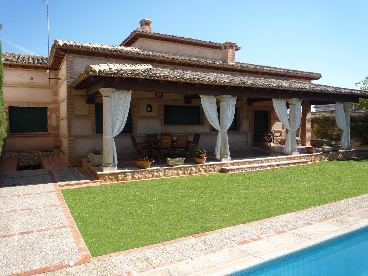 VIVIENDA RURAL, CARLOS TRIGO GARCIA CARLOS TRIGO GARCIA Balcone, Veranda & Terrazza in stile rurale