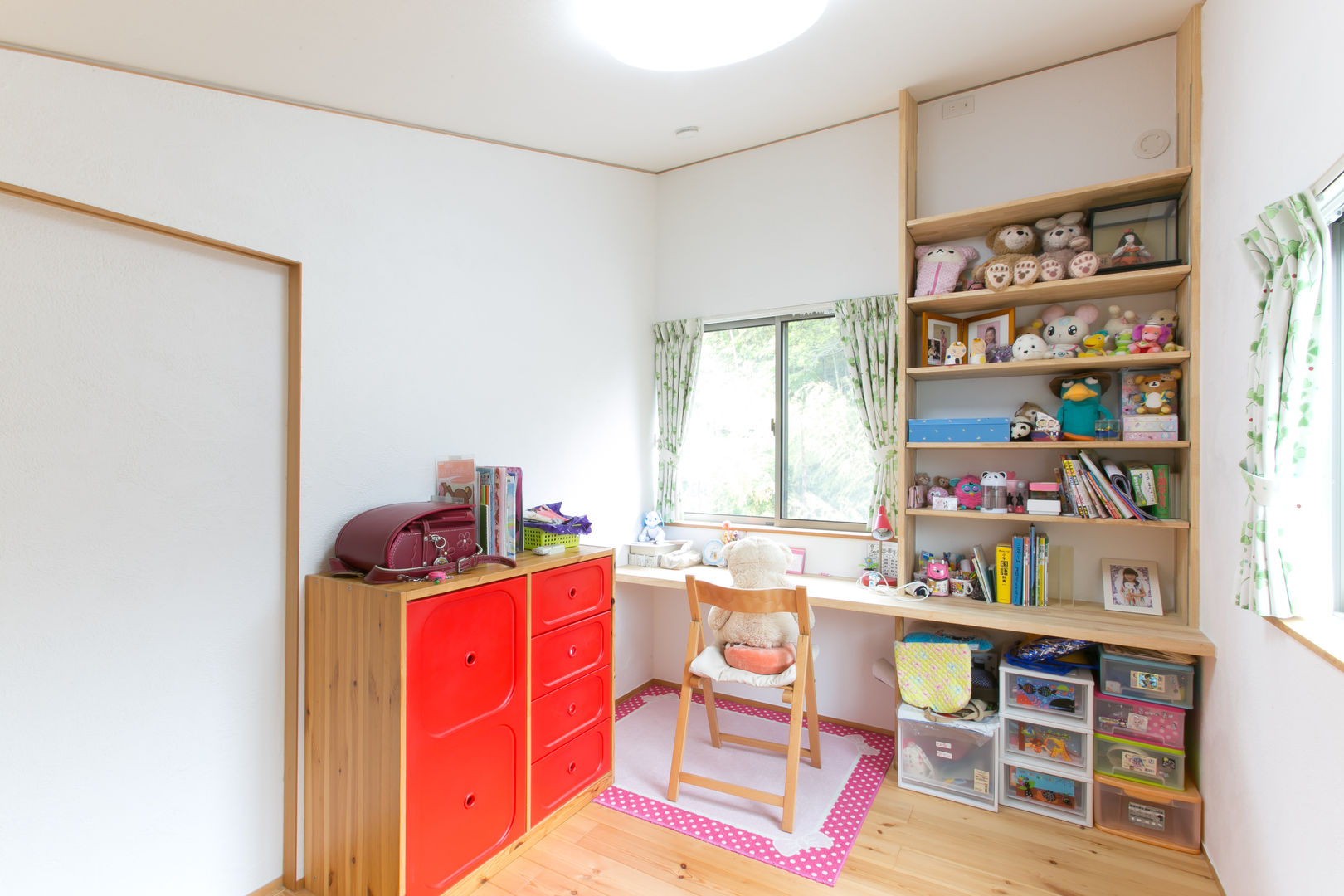 葛城の家, 株式会社 atelier waon 株式会社 atelier waon Habitaciones para niños de estilo moderno