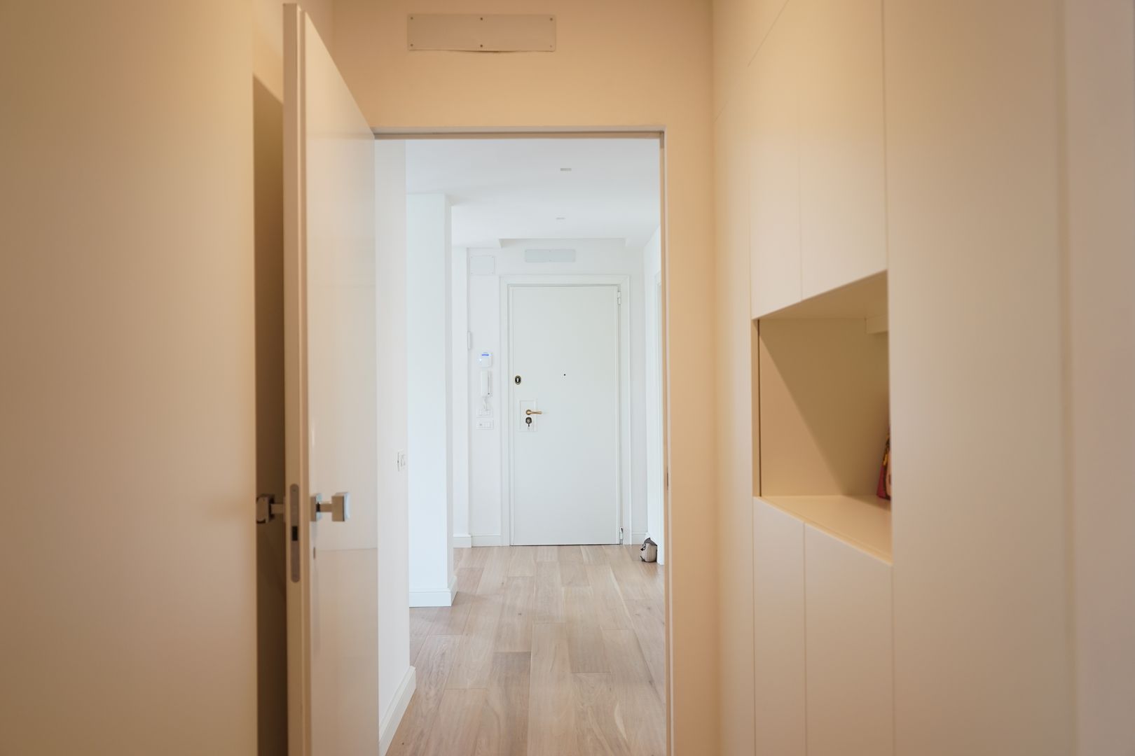 Appartamento G+S, Andrea Gaio Design Andrea Gaio Design Modern corridor, hallway & stairs