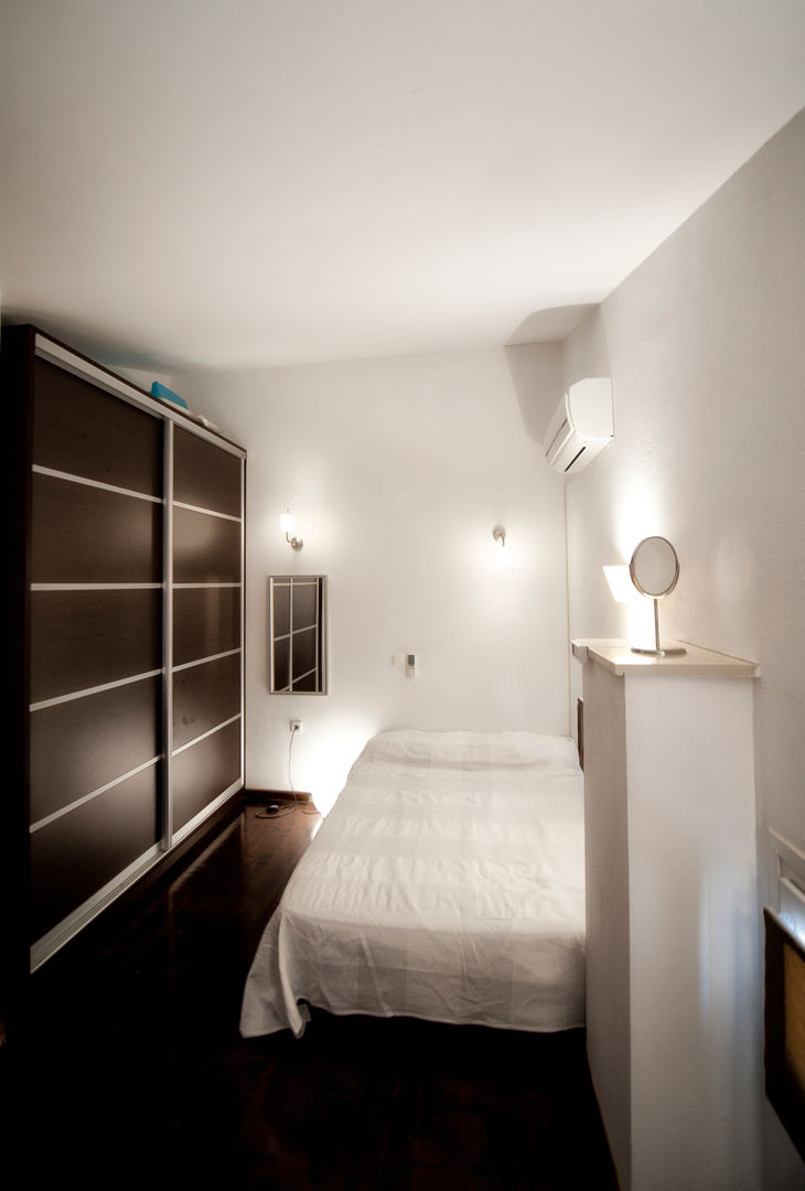 AP penthouse, Matteo Fieni Architetto Matteo Fieni Architetto غرفة النوم الرئيسية الخشب هندسيا Transparent