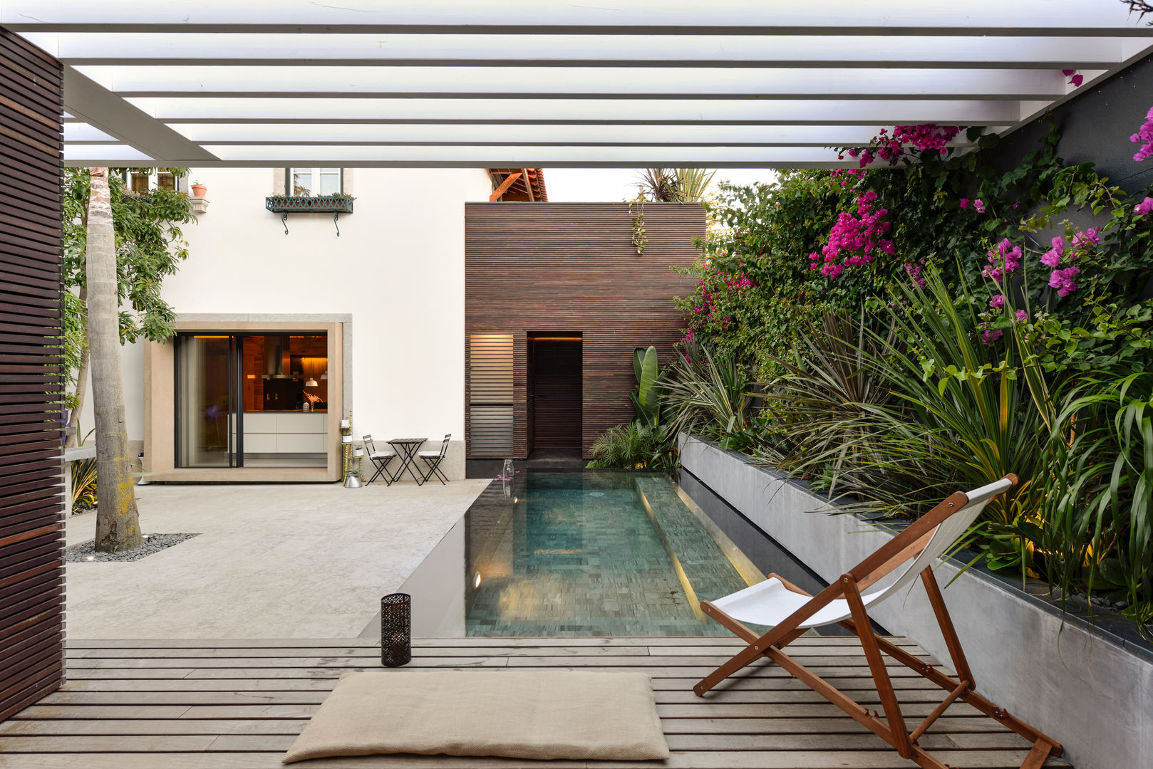 Casa Antiga de 1923, Ricardo Moreno Arquitectos Ricardo Moreno Arquitectos Modern pool