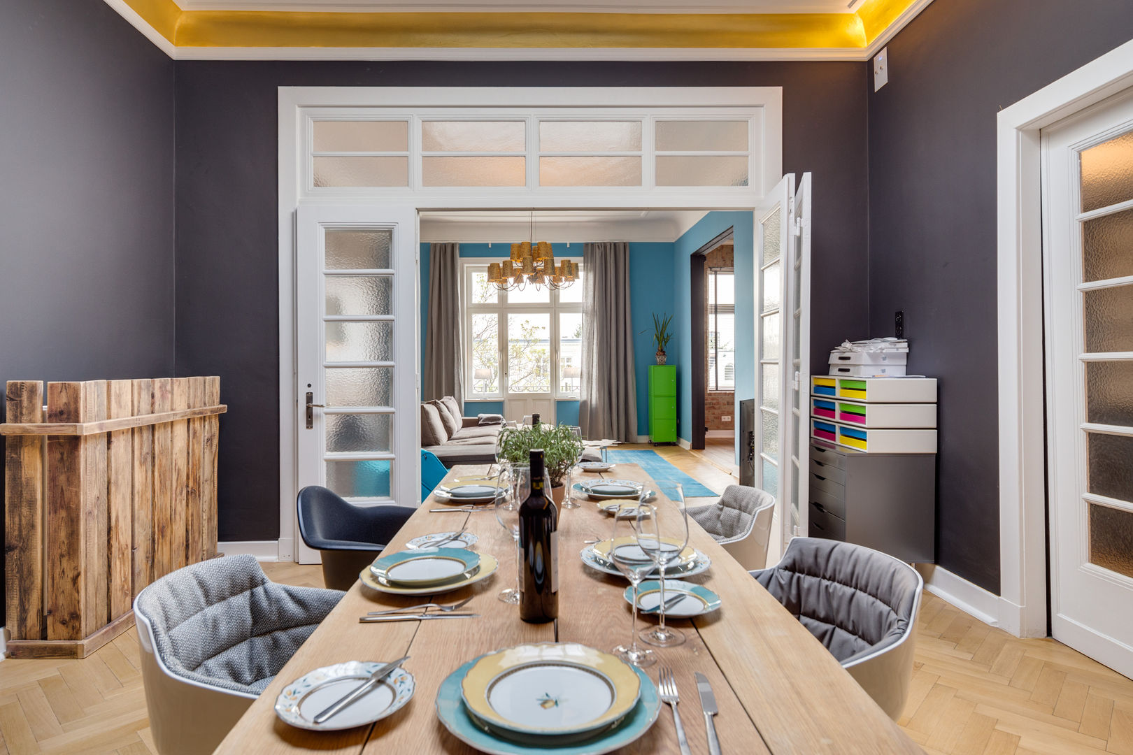 homify Modern dining room