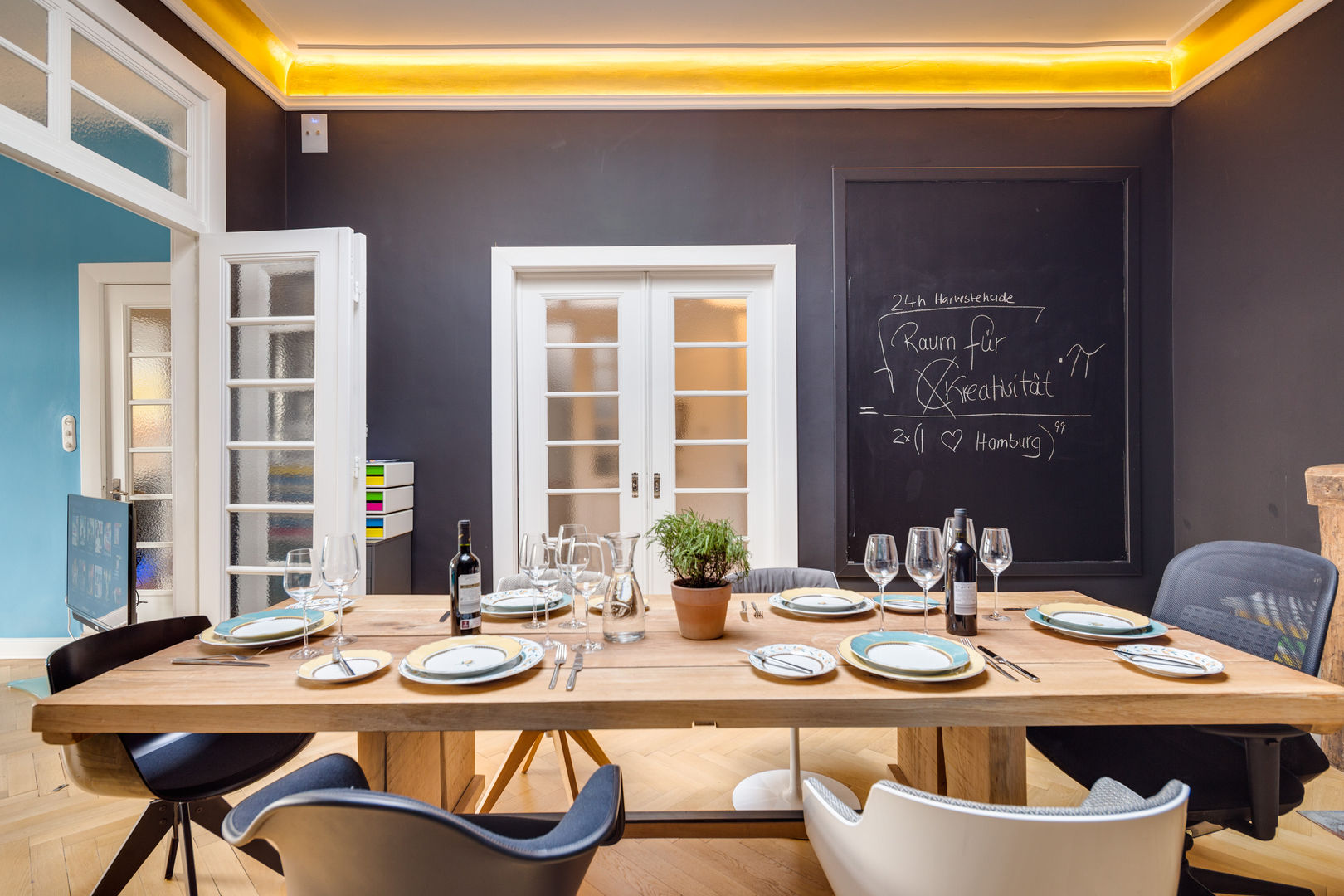 homify Modern dining room