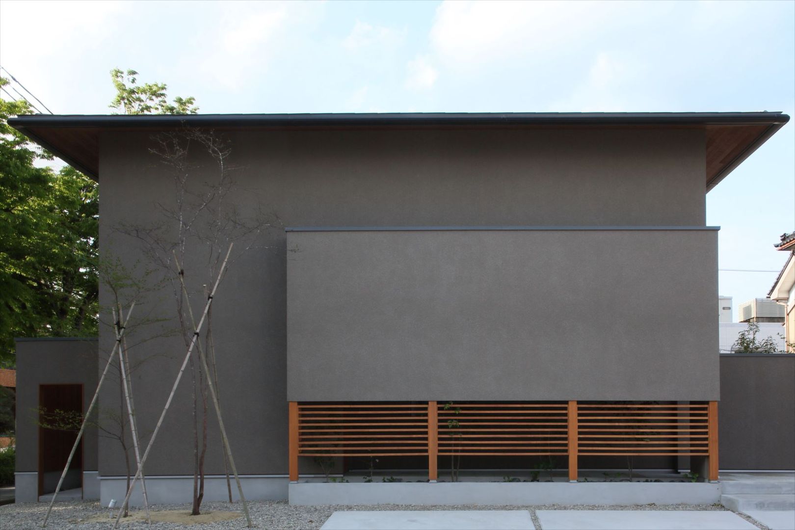 新根塚町の家, 深山知子一級建築士事務所・レトノ 深山知子一級建築士事務所・レトノ บ้านและที่อยู่อาศัย