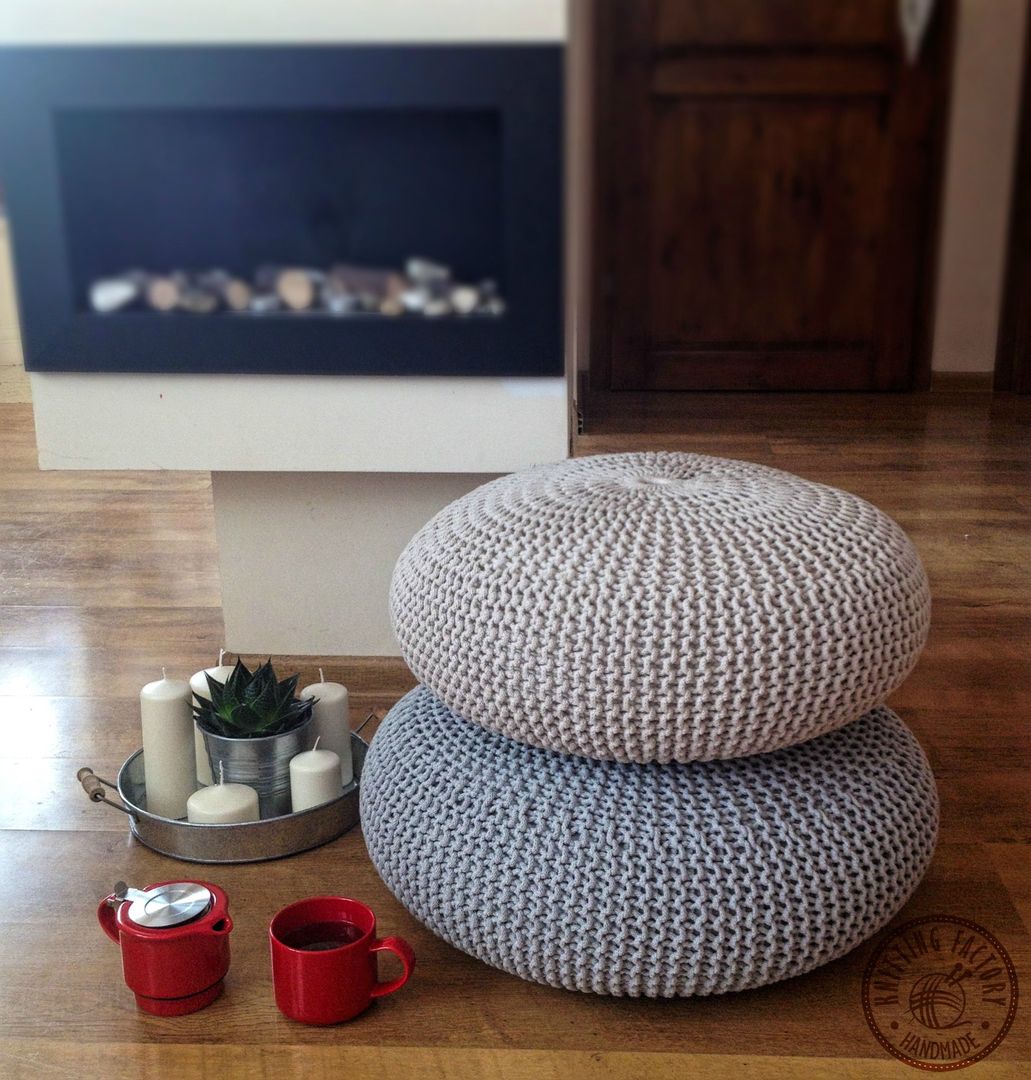 Poduchy, siedziska , pufy " Lotos", KNITTING FACTORY KNITTING FACTORY Scandinavian style living room Cotton Red Stools & chairs