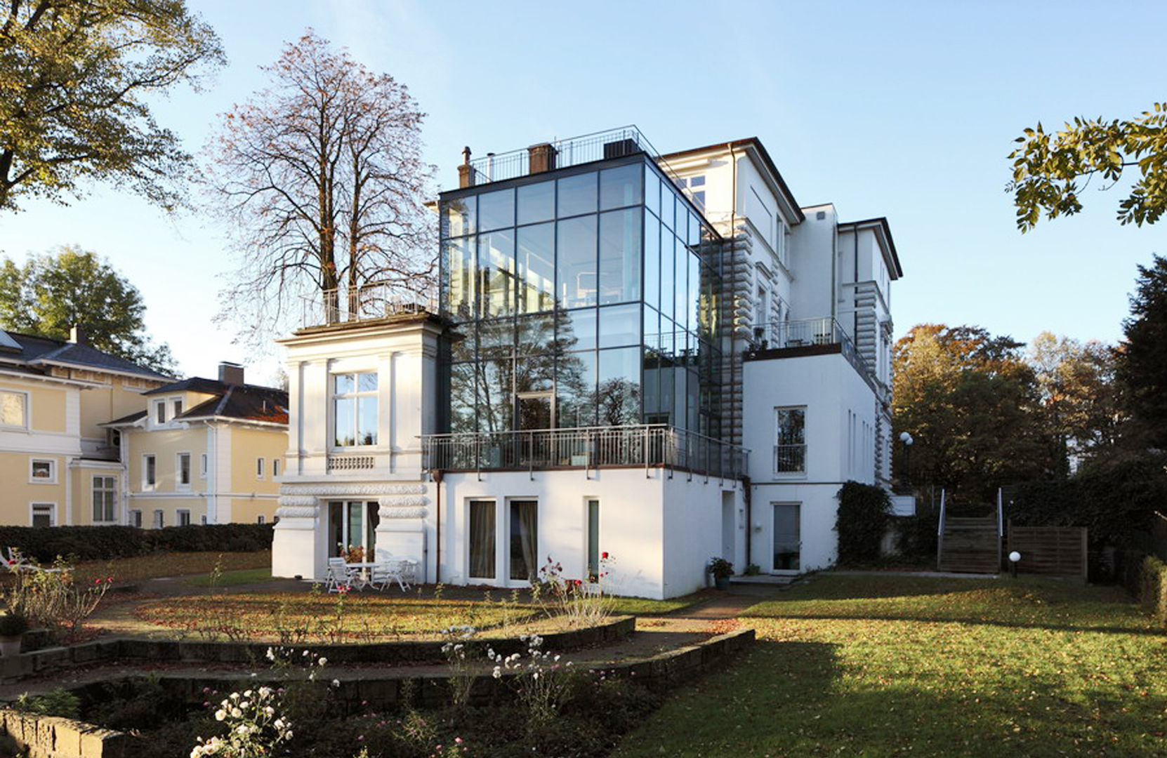 Villa an der Alster, Andreas Edye Architekten Andreas Edye Architekten Modern houses Glass