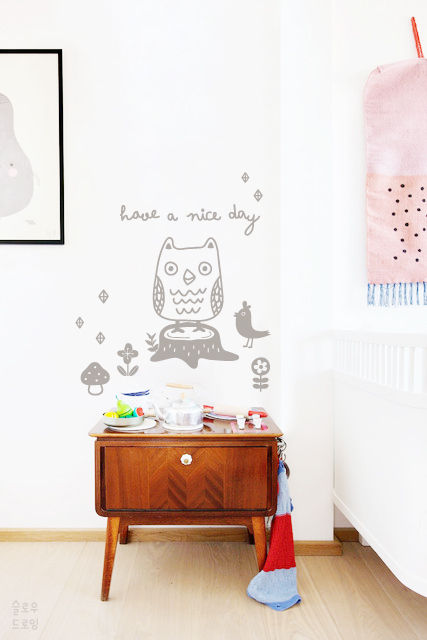 북유럽 부엉이 , 슬로우드로잉 슬로우드로잉 Habitaciones para niños de estilo moderno Papel Accesorios y decoración