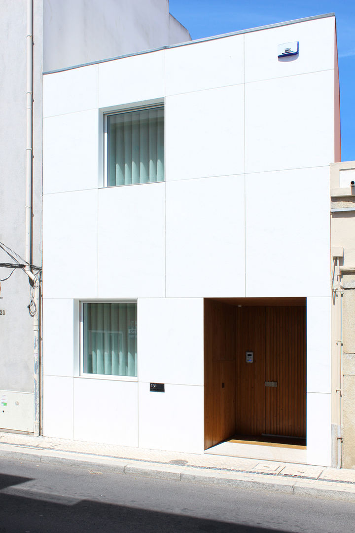 HOUSE NM_PÓVOA DE VARZIM_2015, PFS-arquitectura PFS-arquitectura Casas minimalistas