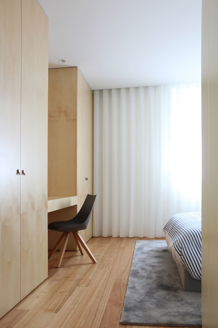HOUSE NM_PÓVOA DE VARZIM_2015, PFS-arquitectura PFS-arquitectura Minimalist bedroom