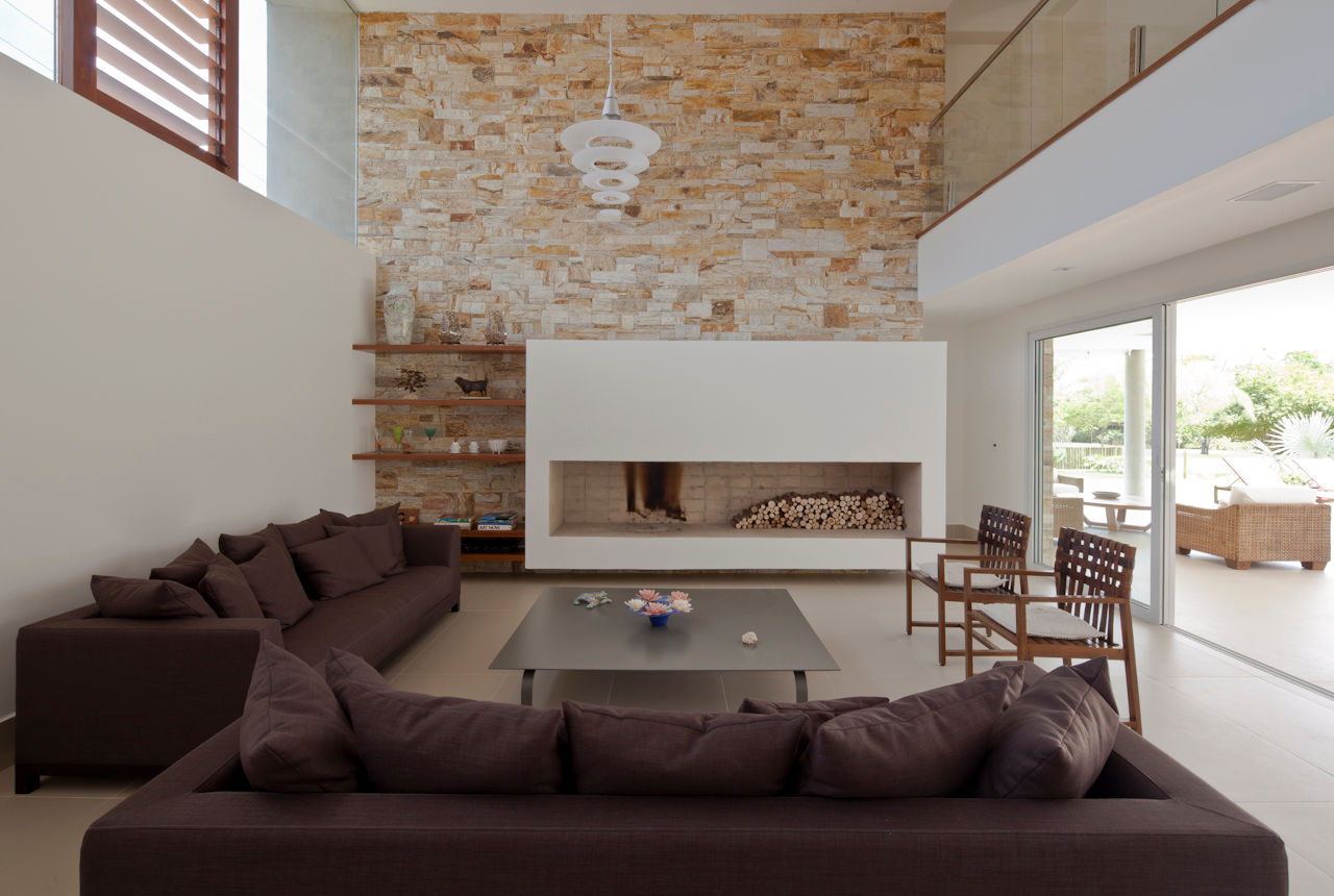 Casa Guaecá , Conrado Ceravolo Arquitetos Conrado Ceravolo Arquitetos ห้องนั่งเล่น