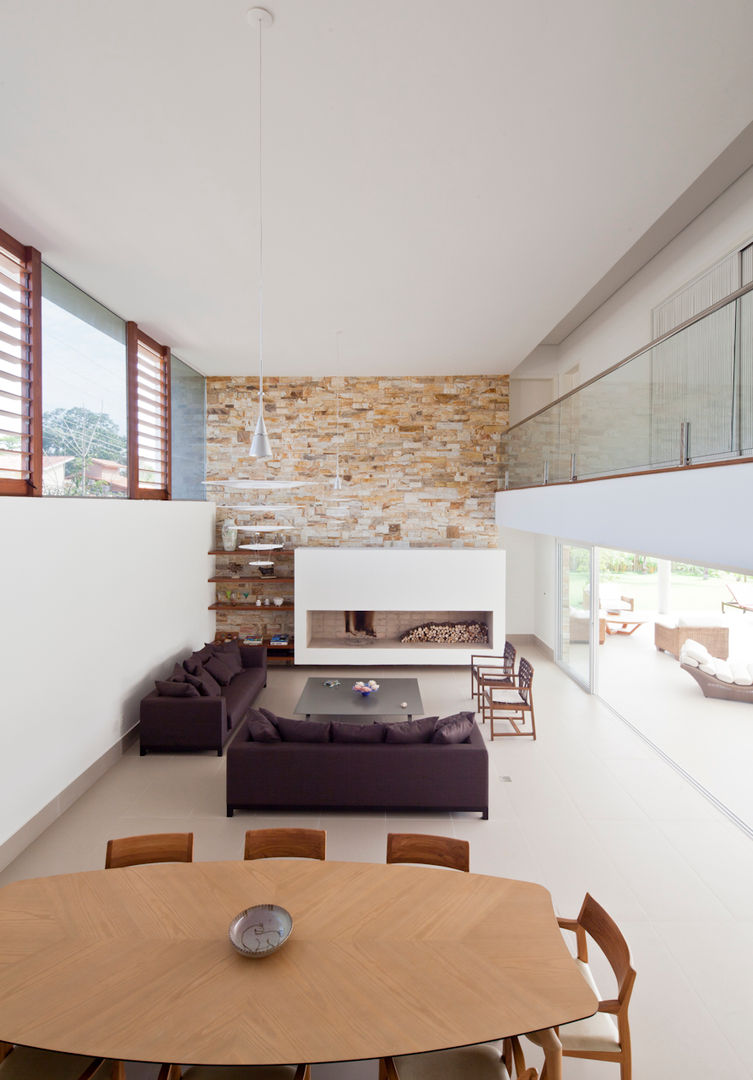 Casa Guaecá , Conrado Ceravolo Arquitetos Conrado Ceravolo Arquitetos 모던스타일 거실