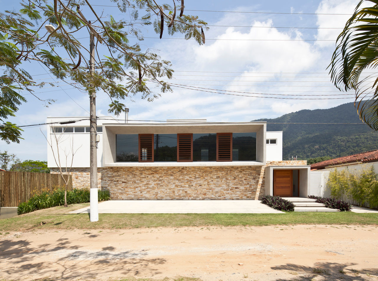 Casa Guaecá , Conrado Ceravolo Arquitetos Conrado Ceravolo Arquitetos 모던스타일 주택