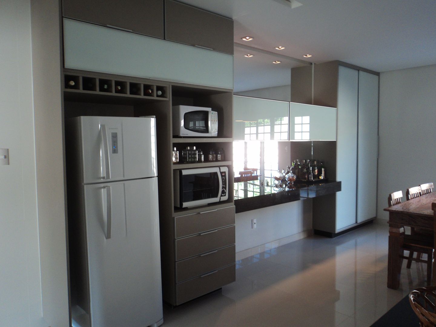 Residência V.G., Edifique Arquitetura & Interiores Edifique Arquitetura & Interiores Modern kitchen