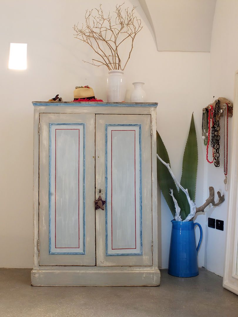 Casa Incorciata: Ristrutturazione di una casa unifamiliare privata, Ossigeno Architettura Ossigeno Architettura Bedroom