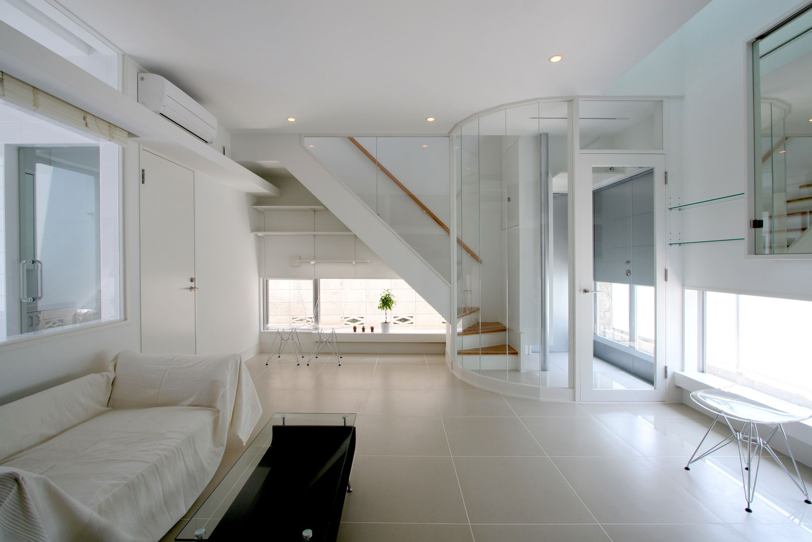 White Cube House, K. Shindo Architects and Associates K. Shindo Architects and Associates Modern living room