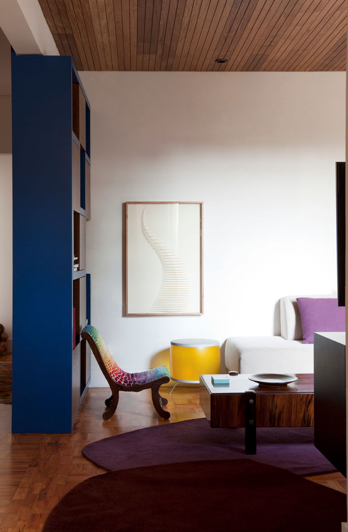 Apartamento Gabriel Monteiro da Silva, Bruschini Arquitetura Bruschini Arquitetura غرفة المعيشة Sofas & armchairs