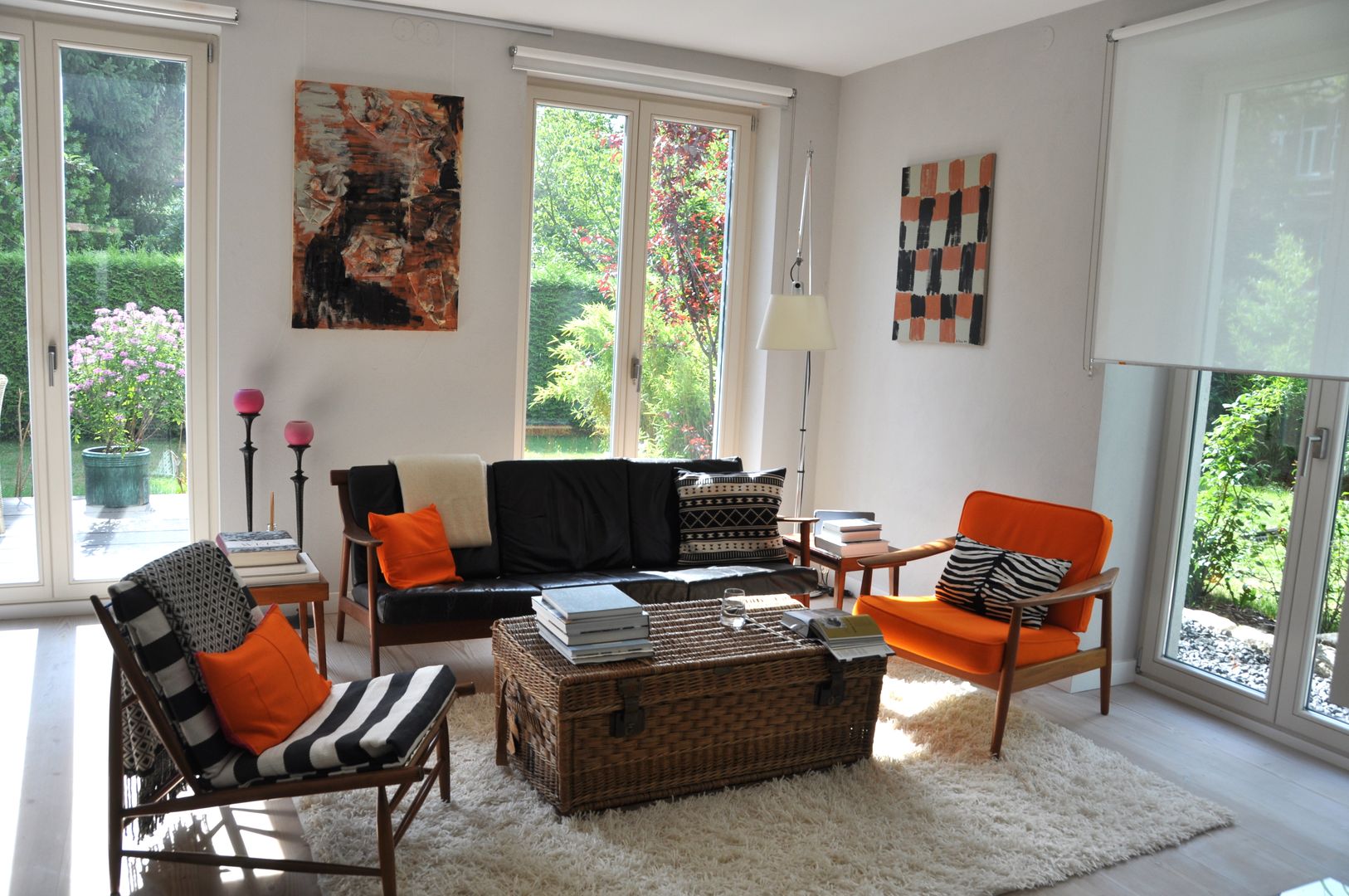 Goodbye Big Sofa! Hello Teak!, Hyggelig Berlin Hyggelig Berlin Ruang Keluarga Gaya Skandinavia Sofas & armchairs