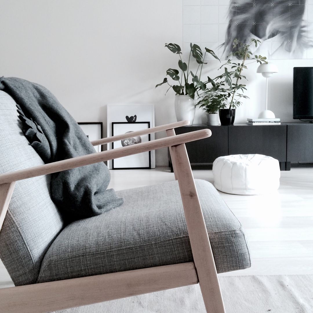 Werelds, comfortable & chique: Marokkaanse Poefs, House of Khmissa House of Khmissa Scandinavian style living room Leather Grey Accessories & decoration