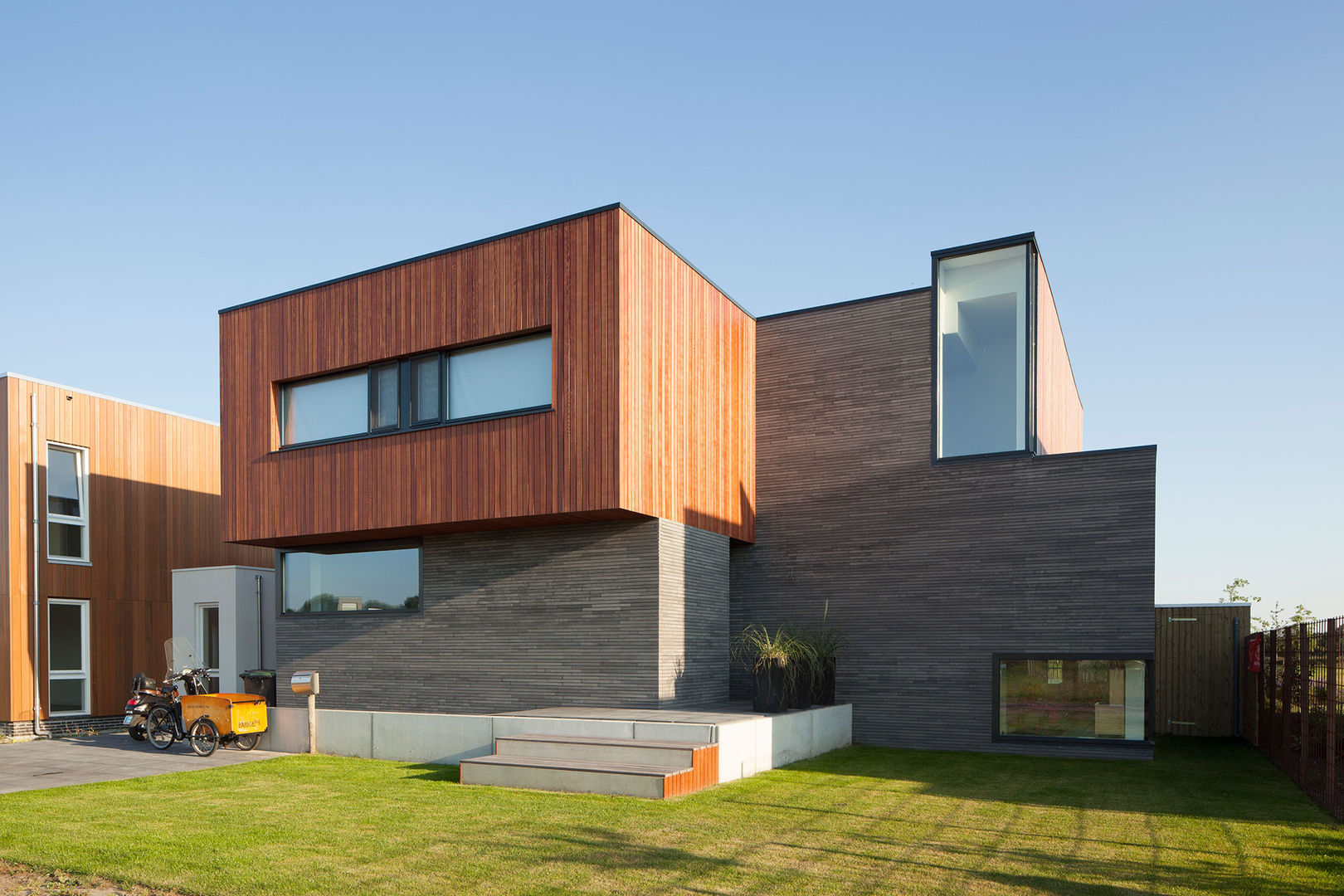 Woonhuis Ter Borch, Groningen, De Zwarte Hond De Zwarte Hond Casas estilo moderno: ideas, arquitectura e imágenes