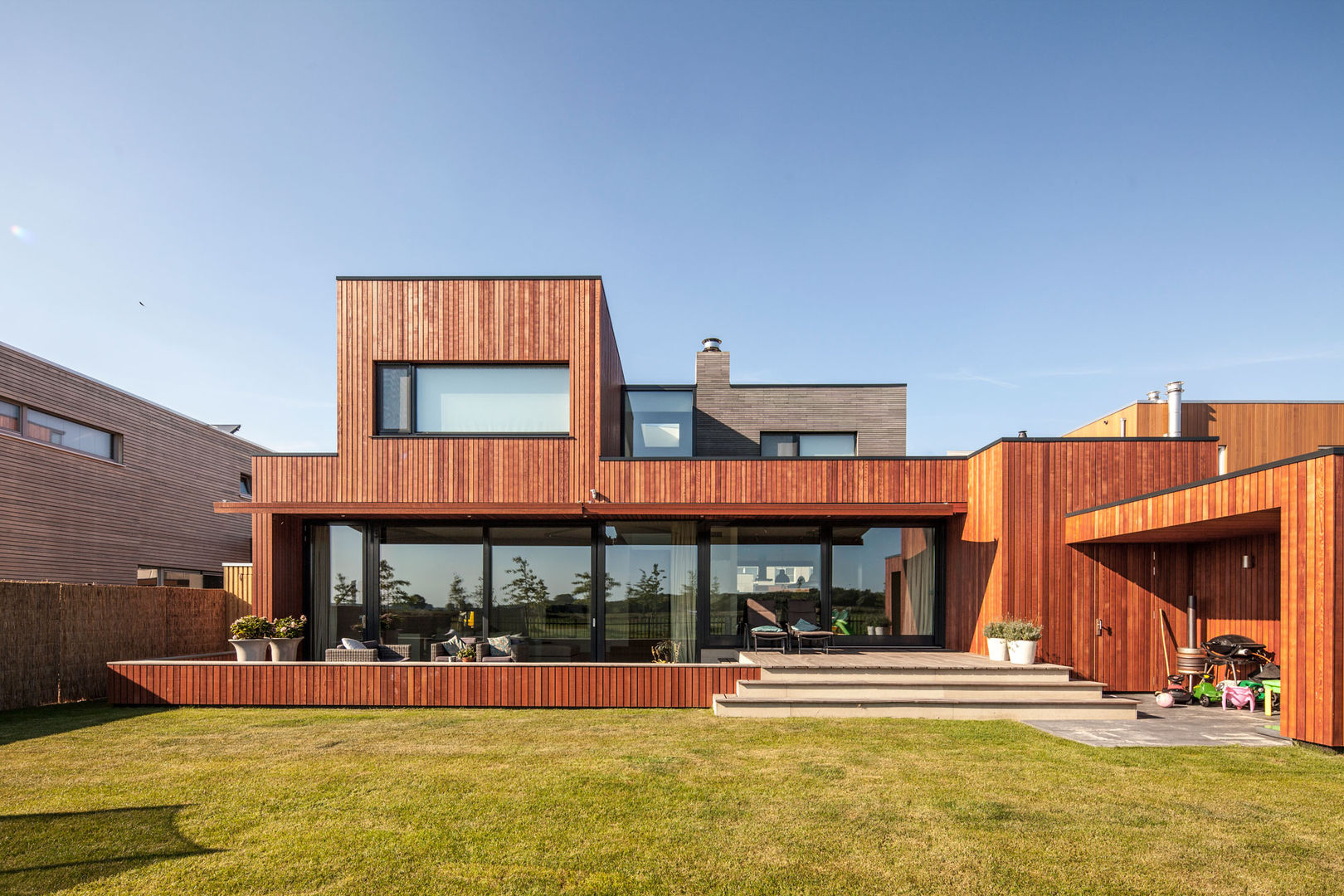 Woonhuis Ter Borch, Groningen, De Zwarte Hond De Zwarte Hond Varandas, marquises e terraços modernos