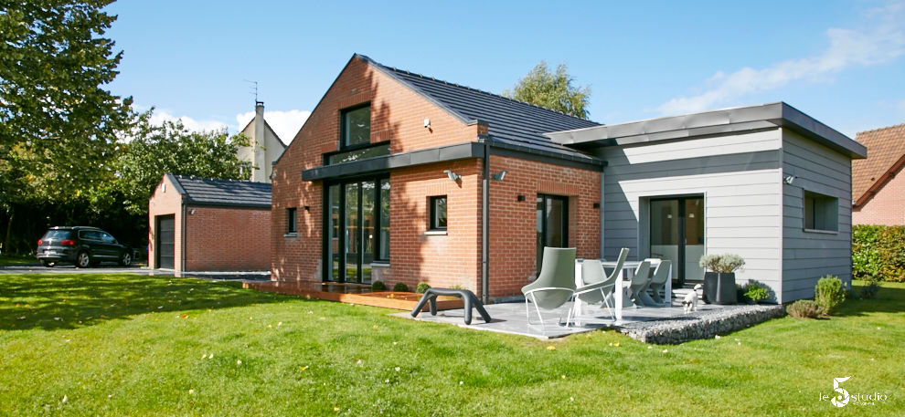 réhabilitation complète d'une maison avec la création de deux extensions, Emilie Bigorne, architecte d'intérieur CFAI Emilie Bigorne, architecte d'intérieur CFAI Casas de estilo minimalista