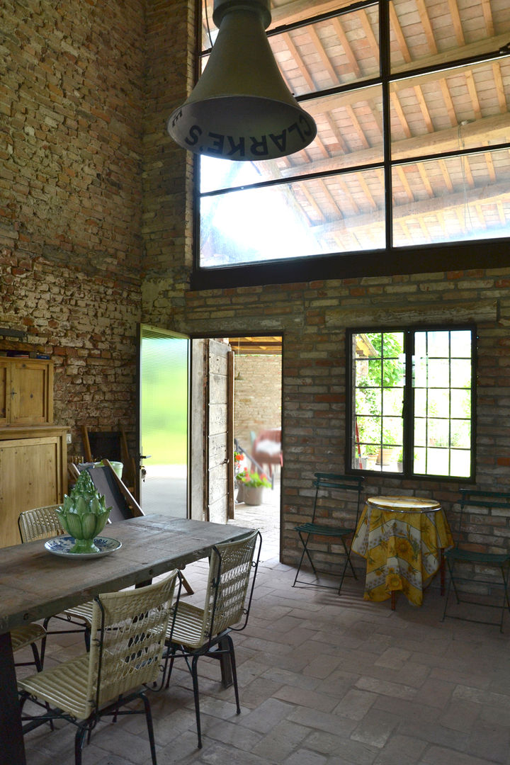 Ristrutturazione casa di campagna, Bongiana Architetture Bongiana Architetture Comedores de estilo rural