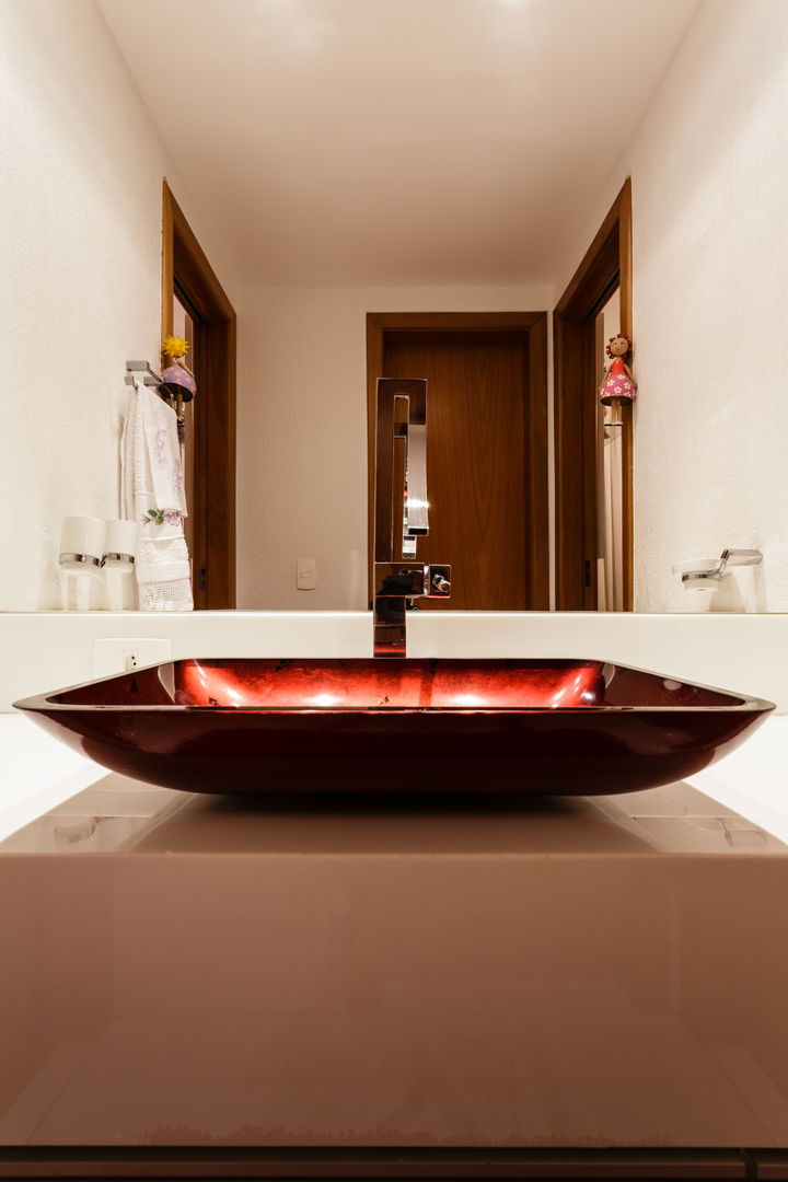 Apartamento Gutierrez, Interiores Iara Santos Interiores Iara Santos クラシックスタイルの お風呂・バスルーム