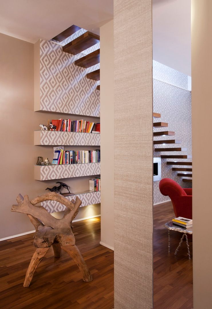 appartamento a rimini, bilune studio bilune studio Modern corridor, hallway & stairs