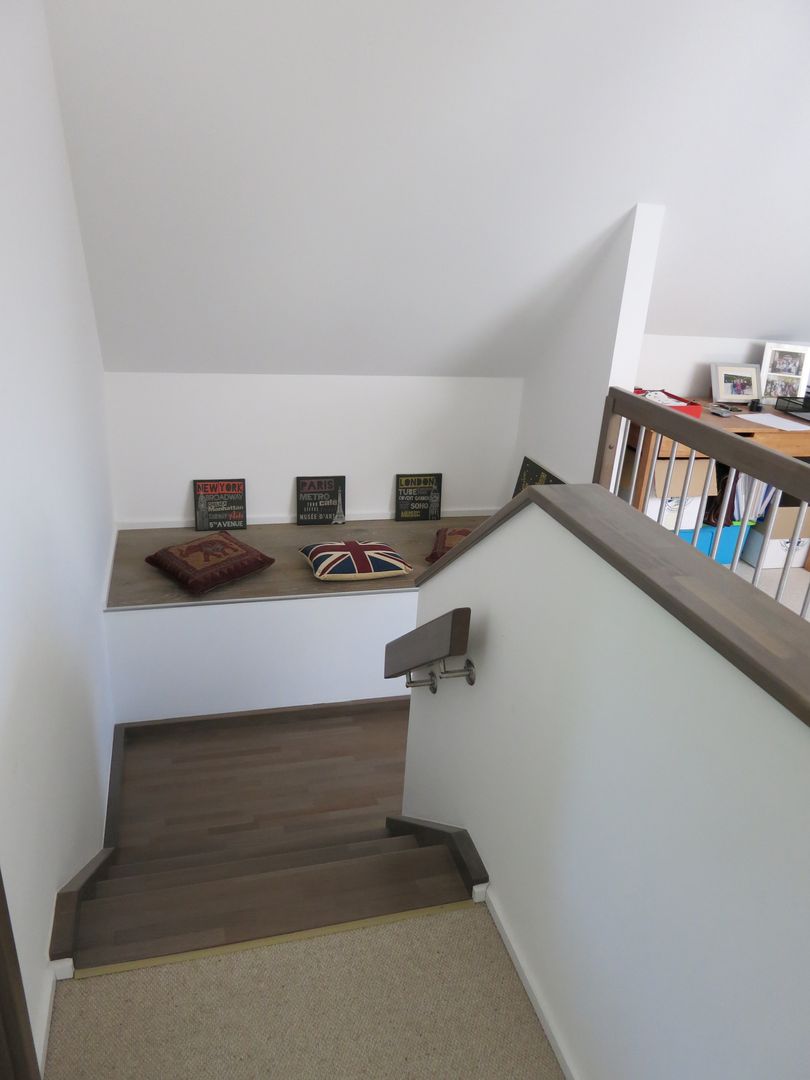 Staircase The Chase Architecture Modern corridor, hallway & stairs