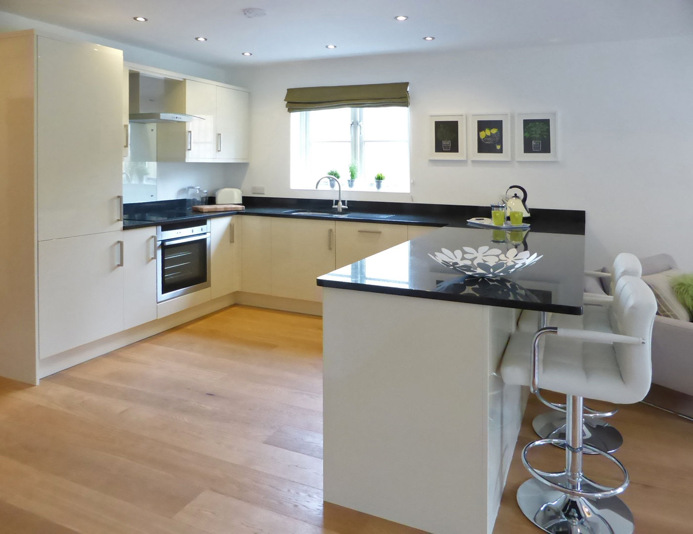 Church Mews, Hartland, Devon homify Modern kitchen