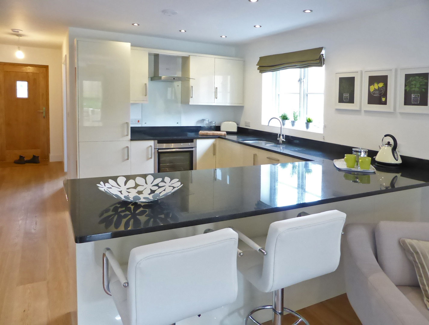 Church Mews, Hartland, Devon homify Modern kitchen