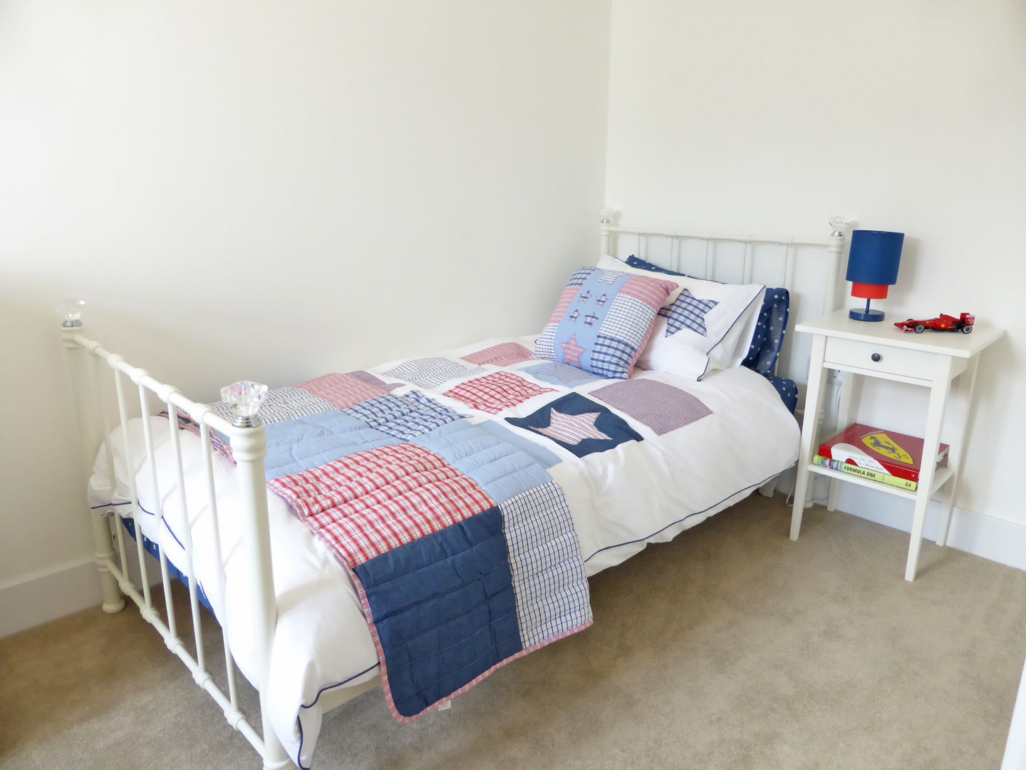 Church Mews, Hartland, Devon homify Kamar Tidur Modern