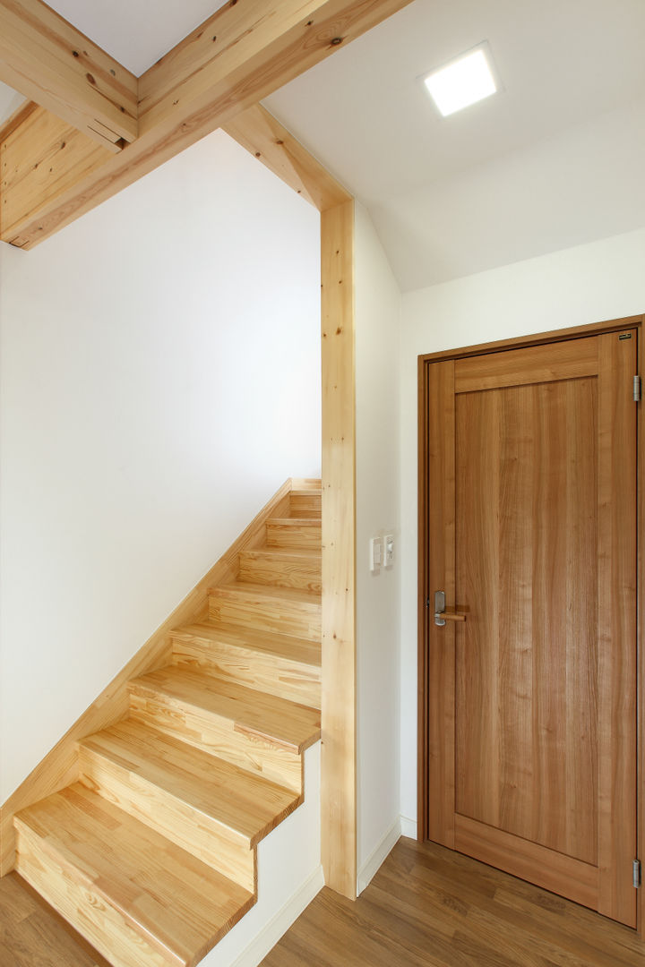 homify Pasillos, vestíbulos y escaleras modernos