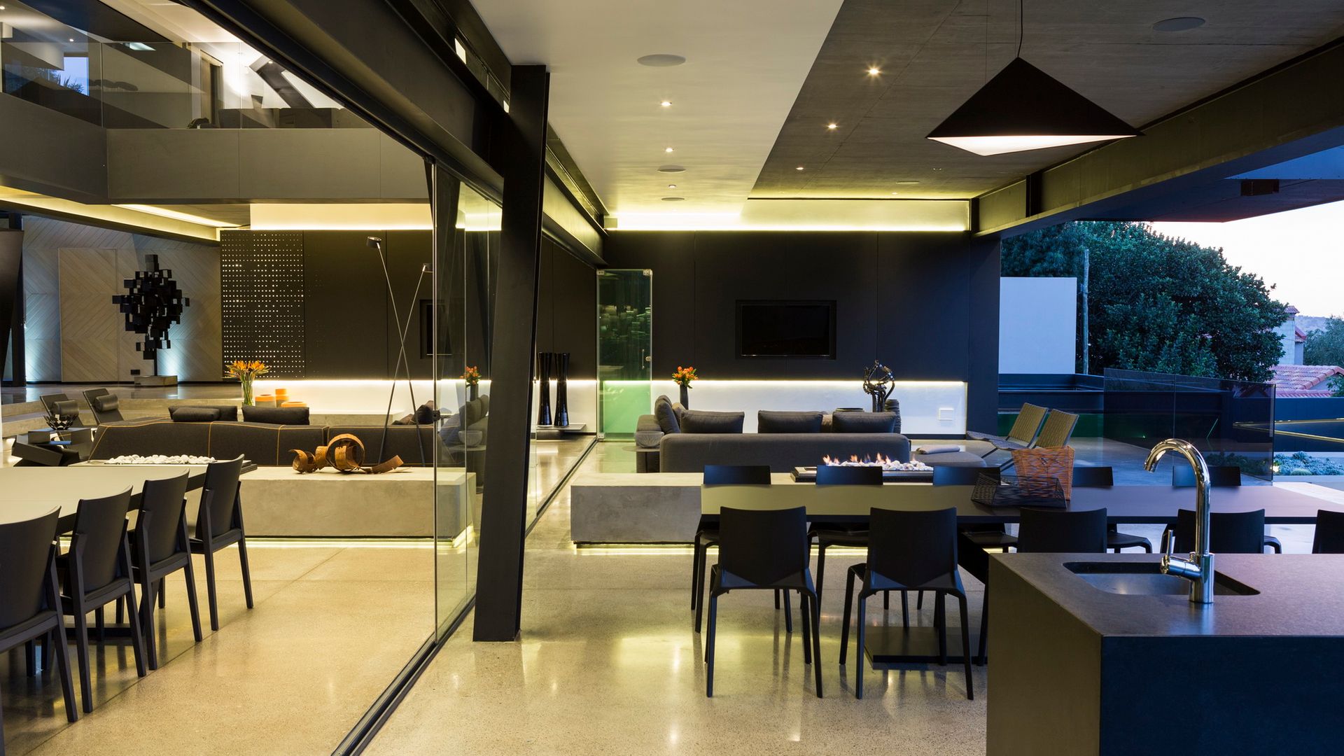 Kloof Road House , Nico Van Der Meulen Architects Nico Van Der Meulen Architects Nowoczesny balkon, taras i weranda