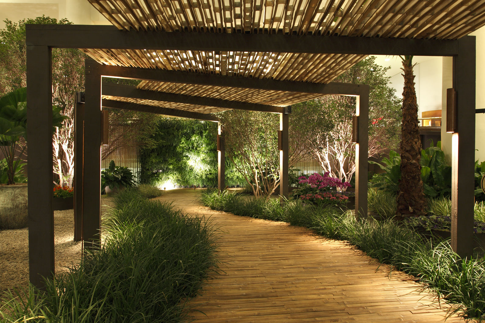 homify Minimalist style garden Bamboo Green