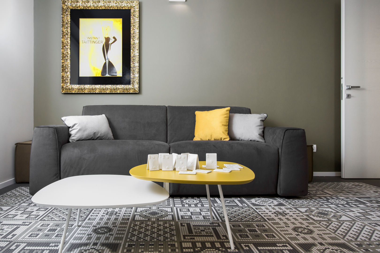 Double "Y" project: it's young and yellow mood, Studio Andrea Castrignano Studio Andrea Castrignano Modern living room