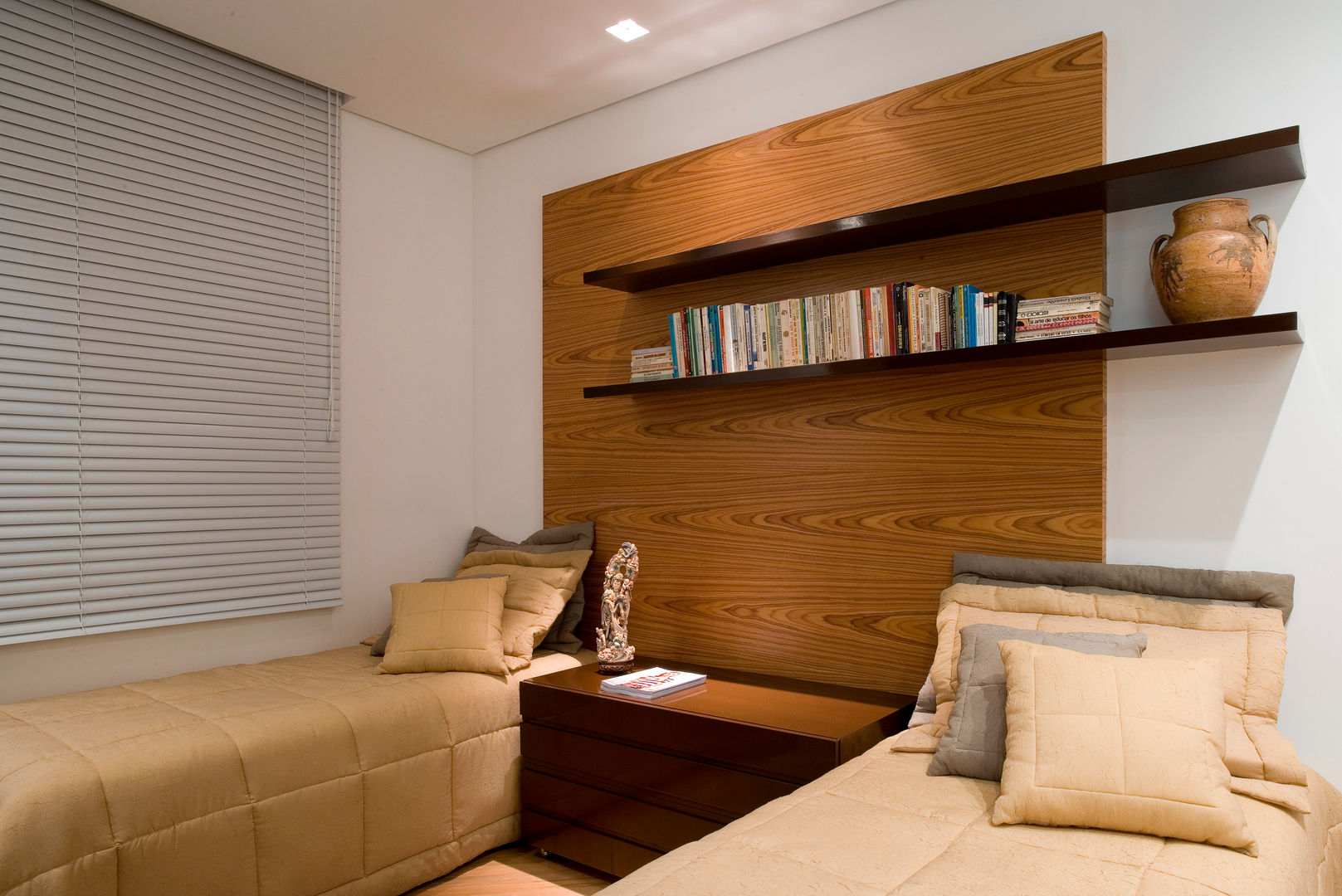 Apartamento Lourdes, Viviane Lima Arquitetura Viviane Lima Arquitetura 모던스타일 침실