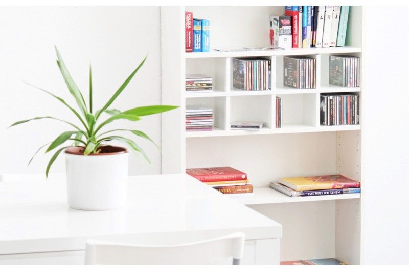 homify Living room چپس بورڈ Shelves