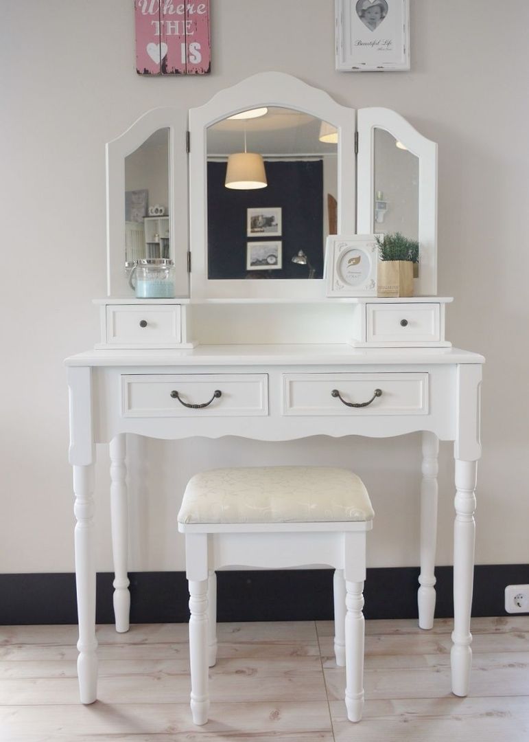 homify Country style bedroom MDF Dressing tables
