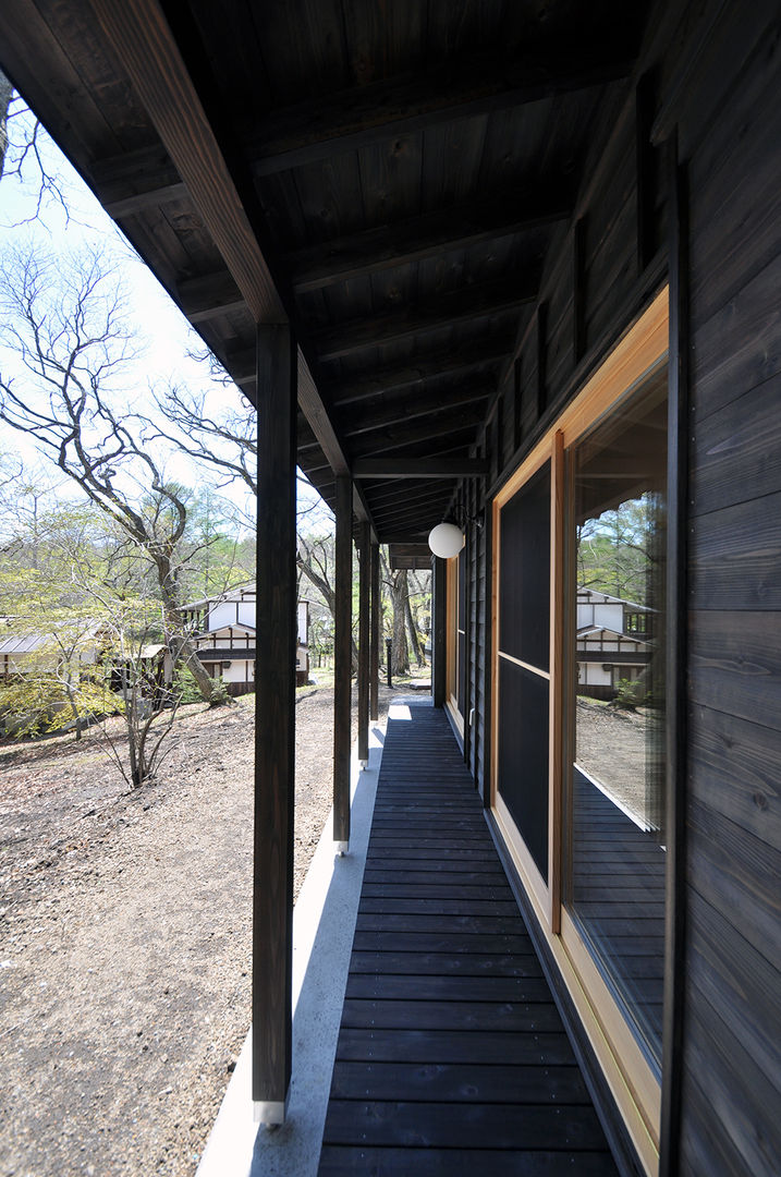 昭和モダンの木造住宅, モリモトアトリエ / morimoto atelier モリモトアトリエ / morimoto atelier Modern balcony, veranda & terrace