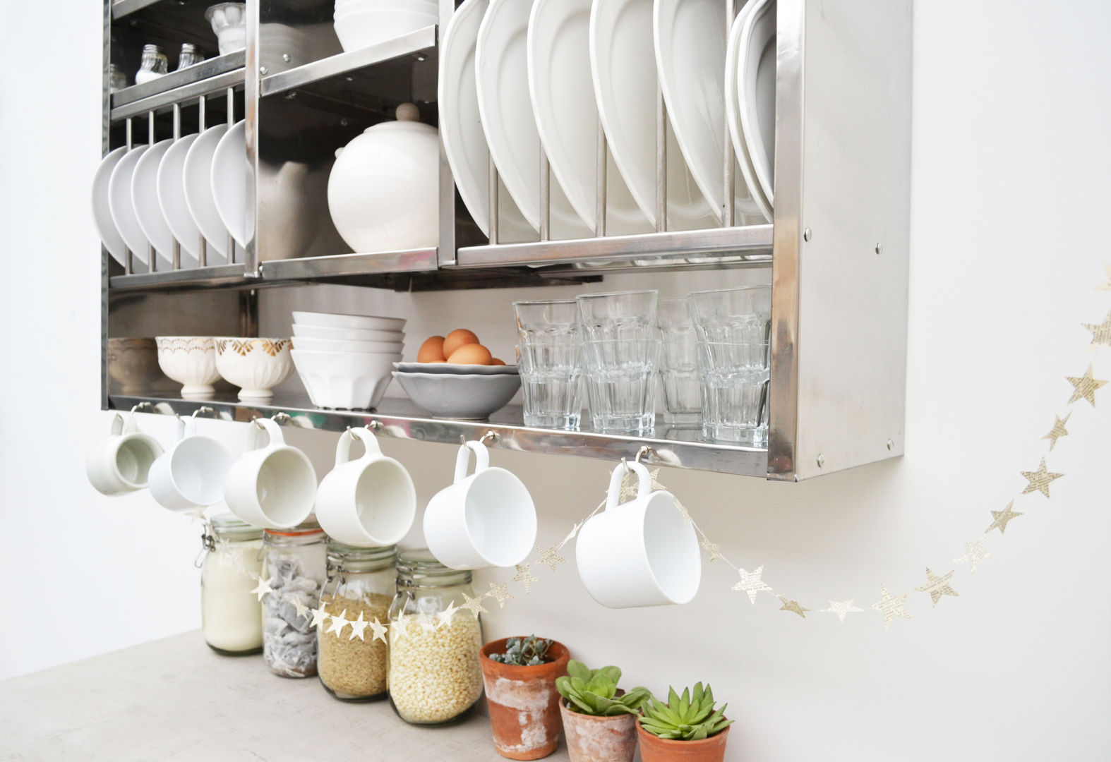 The Mighty Plate Rack: This utilitarian style Consisting of hooks, slots and shelves., The Plate Rack The Plate Rack Dapur Gaya Industrial Storage