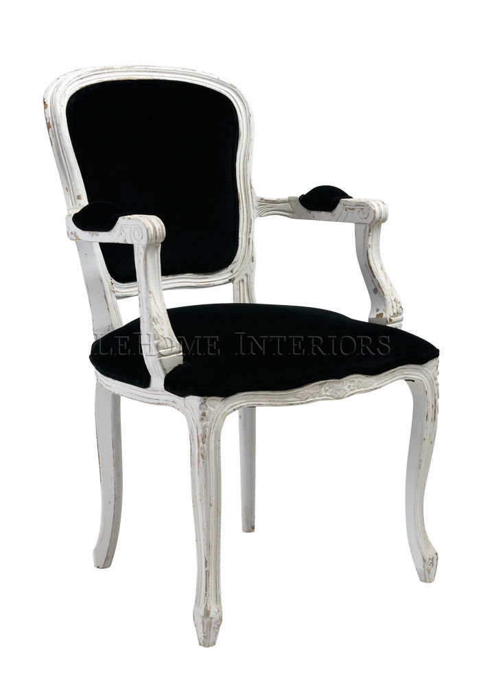 Стулья (Прованс), LeHome Interiors LeHome Interiors クラシックデザインの リビング 木 木目調 椅子