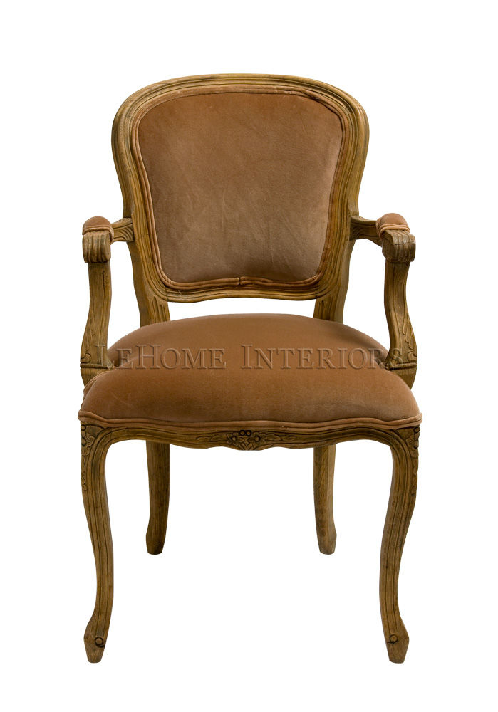 Стулья (Прованс), LeHome Interiors LeHome Interiors クラシックデザインの リビング 木 木目調 椅子